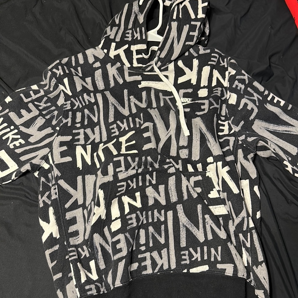 Black and grey nike medium sweatshirt